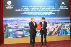 Hải Phòng trao giấy chứng nhận đầu tư khu phi thuế quan đầu tiên