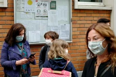 COVID-19: Pháp lý giải nguyên nhân số ca bệnh ở trẻ em tăng cao