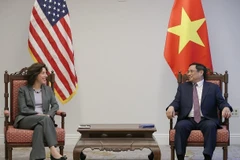 Thủ tướng Phạm Minh Chính tiếp Bộ trưởng Thương mại Hoa Kỳ. (Ảnh: Dương Giang/TTXVN)