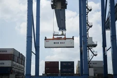 Hàng hóa xuất khẩu qua cảng Cát Lái, thành phố Thủ Đức (TP. Hồ Chí Minh). (Ảnh: Hồng Đạt/TTXVN)