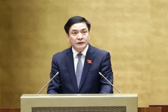 Ủy viên Ủy ban Thường vụ Quốc hội, Tổng Thư ký Quốc hội Bùi Văn Cường trình bày Tờ trình về dự kiến Chương trình giám sát của Quốc hội năm 2023. (Ảnh: Doãn Tấn/TTXVN)