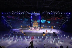 Chương trình nghệ thuật bế mạc SEA Games 31 Hội tụ để tỏa sáng. (Ảnh: TTXVN)
