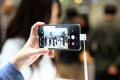 Điện thoại Galaxy S10 của Samsung được giới thiệu tại thủ đô Seoul, Hàn Quốc. (Nguồn: Yonhap/TTXVN)