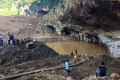 Hiện trường vụ sập hầm khai thác vàng. (Ảnh: Thanh Hải/TTXVN)