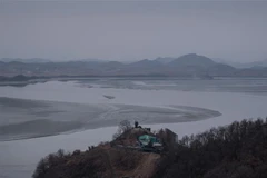 Quang cảnh sông Imjin nhìn từ thành phố biên giới Paju, Hàn Quốc ngày 4/1/2018. (Ảnh: AFP/ TTXVN)