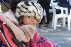 Đoàn người di cư đổ về trung tâm cứu trợ ở sân vận động Jesus Martinez Palillo, thủ đô Mexico City. (Ảnh: Việt Hùng/Vietnam+)