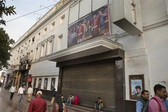 Một rạp chiếu phim đóng cửa do dịch COVID-19 tại New Delhi, Ấn Độ ngày 14/3/2020. (Ảnh: THX/TTXVN)
