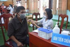 Người dân Đắk Nông tiêm vaccine phòng COVID-19. (Ảnh: Nguyên Dung/TTXVN)