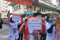 Hàng trăm nhân viên y tế bị nợ lương. (Nguồn: nld.vn)