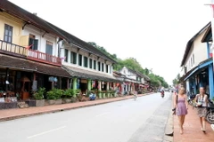 Một ngôi chùa tại trung tâm Luang Prabang đang được trùng tu. (Ảnh: Phạm Kiên/Vietnam+)