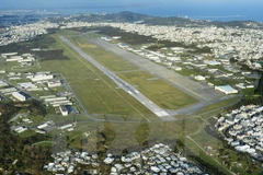 Căn cứ không quân Futenma tại Ginowan, tỉnh Okinawa tháng 9/2012. (Nguồn: Kyodo/TTXVN)