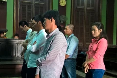 Nguyên trung úy cảnh sát giao thông đi tù vì làm giấy tờ xe giả