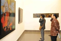 Tham quan Triển lãm giao lưu nghệ thuật sơn mài Việt Nam-Hàn Quốc. (Ảnh minh họa. Nguồn: TTXVN) 