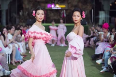 H’Hen Niê, Lệ Hằng sánh bước làm vedette show diễn ‘Pink Summer’
