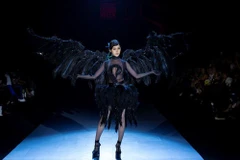 Thiết kế trong bộ sưu tập “Dear McQ” của Tiến Truyển. (Ảnh: CTV)