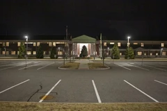 Kỳ lạ 7.000 bóng đèn bật sáng gần hai năm mà không thể tắt