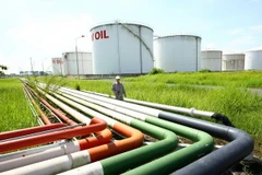 Nhiều yếu tố gây sức ép lên thị trường xăng dầu cuối năm