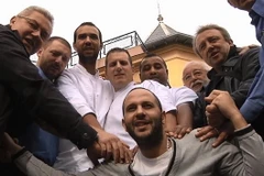 Được đồng nghiệp tặng 1 năm ngày nghỉ bù để chăm sóc vợ