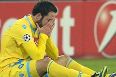 Napoli "chết" trên kỷ lục, Dortmund, Arsenal và Milan đi tiếp