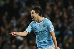 Video Nasri tỏa sáng, Manchester City vùi dập Swansea