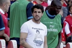 Arsenal vừa lo mất Fabregas, lại vừa gặp khó ở vòng play-off Champions League (Nguồn: AP)