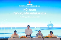 Đoàn Chủ tịch điều hành hội nghị Dịch vụ Dầu khí năm 2023 do Tập đoàn Dầu khí Việt Nam tổ chức ngày 25/8. (Ảnh: PV/Vietnam+)