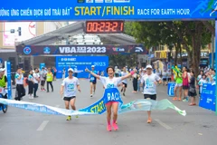 Các vận động viên tham gia giải chạy hưởng ứng sự kiện Giờ Trái đất năm 2023. (Ảnh: PV/Vietnam+)
