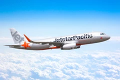Mưa lớn làm máy bay không thể hạ cánh. (Ảnh: Jetstar cung cấp)