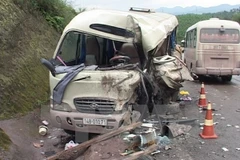 Hiện trường một vụ tai nạn giao thông nghiêm trọng. (Ảnh: TTXVN)