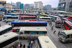 Các xe khách của doanh nghiệp kinh doanh vận tải vi phạm bị thu hồi phù hiệu và đình chỉ hoạt đồng một tháng. (Ảnh: Minh Sơn/Vietnam+)
