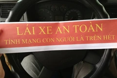 Khẩu hiệu “Tính mạng con người là trên hết”. (Nguồn ảnh: Otofun.net)