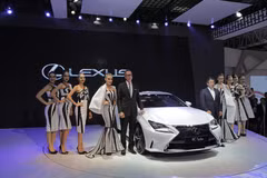 Mẫu xe coupe 4 cửa thể thao RC Turbo với thiết kế lôi cuốn. (Ảnh: Doãn Đức/Vietnam+)