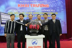 Hệ thống dịch vụ công trực tuyến mức độ 4 cấp, đổi giấy phép kinh doanh vận tải; cấp, đổi biển hiệu phù hiệu xe ôtô đã được khai trương. (Ảnh: Việt Hùng/Vietnam+)