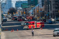 Cảnh sát phong tỏa hiện trường vụ đâm xe tại North York, Toronto, Canada. (Nguồn: EPA-EFE/TTXVN)