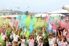 Không khí náo nhiệt tại buổi lễ. (Ảnh Thành Đạt/TTXVN)