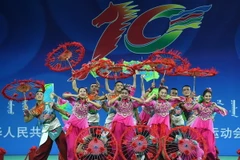 Đoàn nghệ sỹ tỉnh Thiểm Tây, Trung Quốc. (Nguồn: THX/TTXVN)