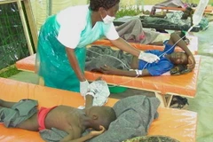 Điều trị cho bệnh nhân dịch tả tại Malawi. (Nguồn: malawi24.com)