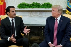 Tổng thống Mỹ Donald Trump tiếp Quốc vương Qatar Tamim bin Hamad Al-Thani tại Nhà Trắng. (Nguồn: Reuters)