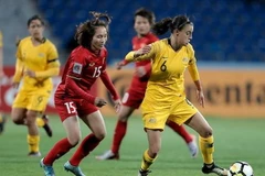 Một pha tranh cướp bóng của cầu thủ hai đội. (Nguồn: vff.org.vn)