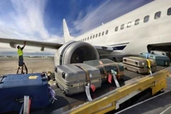 Tạm giữ nhân viên sân bay để làm rõ việc trộm hành lý của khách 