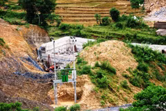 Dự án Thủy điện Suối Mu xây dựng tại khu vực Thác Mu, huyện Lạc Sơn, tỉnh Hòa Bình. (Ảnh: H.V/Vietnam+)