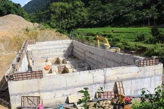 Dự án Thủy điện Suối Mu xây dựng tại khu vực Thác Mu, huyện Lạc Sơn, tỉnh Hòa Bình. (Ảnh: H.V/Vietnam+)