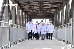 [Video] Phó Chủ tịch nước thăm cụm trang trại bò sữa lớn nhất thế giới