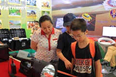 Người dân Thủ đô hào hứng chiêm ngưỡng sức mạnh của CSND Việt Nam