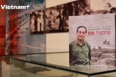 [Video] Ra mắt cuốn sách: Ảnh-thơ song ngữ về Đại tướng Võ Nguyên Giáp