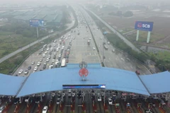 [Video] Giao thông ùn tắc nhẹ trong ngày người dân trở về Thủ đô