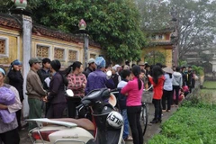 Đình cổ bị xâm hại (Ảnh: CTV)