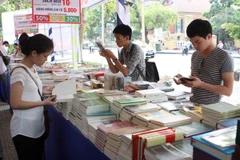 Năm cuốn sách của các tác giả trẻ bán chạy trong tháng Bảy 