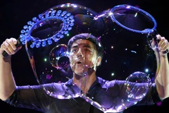 Nghệ sỹ bong bóng Fan Yang trở lại với “Giấc mơ Việt” 