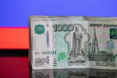 Đồng tiền ruble của Nga tại thủ đô Moskva. (Ảnh: THX/TTXVN)